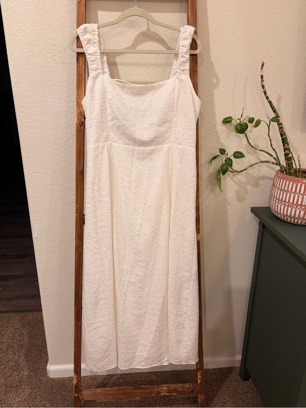 Lulus White Textured Lace Up Back Maxi Dress XL